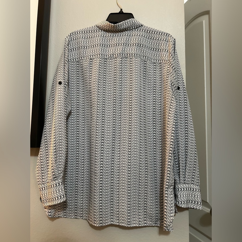 Ellen Tracy Safety Pin Button Top - Picture 6 of 7